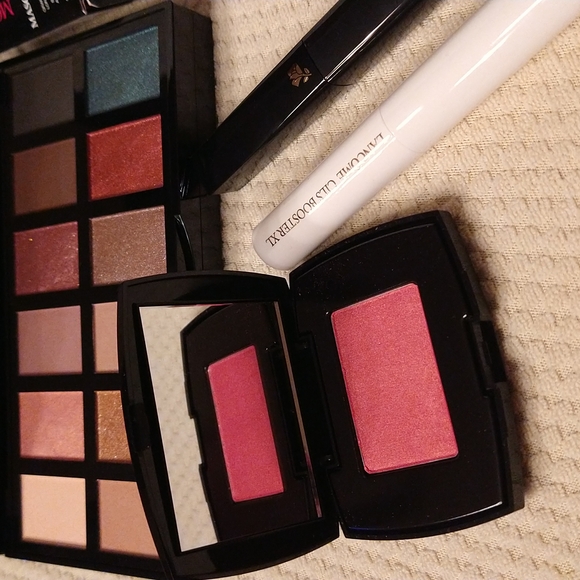 7PC 🔥Lancome A Parisian Wanderlust Eye and Face Palette with Brush, 16 Shades🔥 - Picture 6 of 13